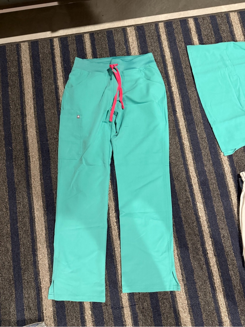 FIGS Teal Scrub Set (Pant and Top)